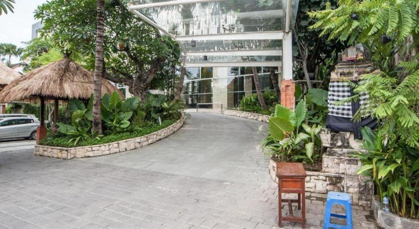 Hotel Grand Mega & Bali Kuta (Bali)